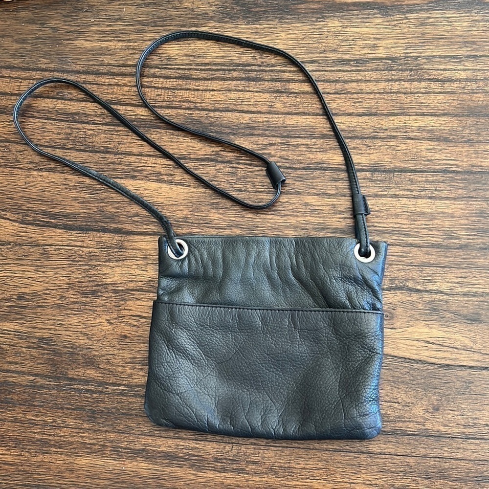 Margot Leather cross body in black